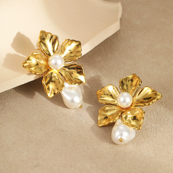 Wholesale Retro Baroque Pearl Flower Stainless Steel 18K Gold Electroplated Women's Earrings