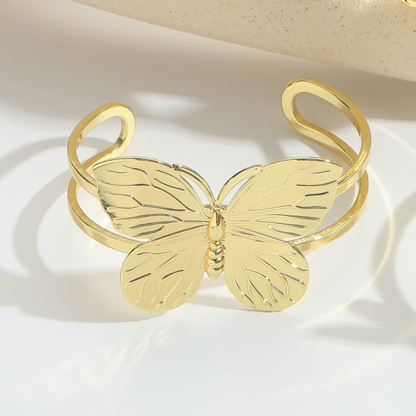 Wholesale Retro Exaggerated Stylish Butterfly Shape Copper Electroplated Bracelet For Women