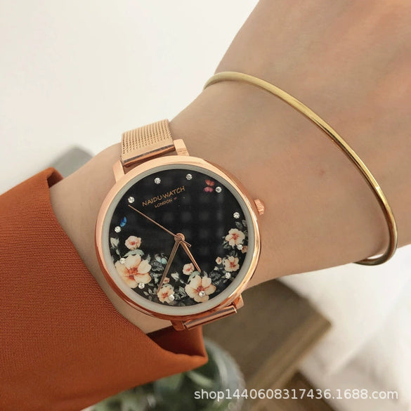 Wholesale Retro Fashion Simple Quartz Watch For Men And Women Silicone Case Imitation Leather Strap Round Dial