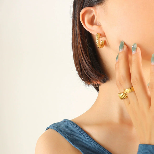 Wholesale Retro Fashion 316L Stainless Steel Cshaped Embellished Women's Earrings