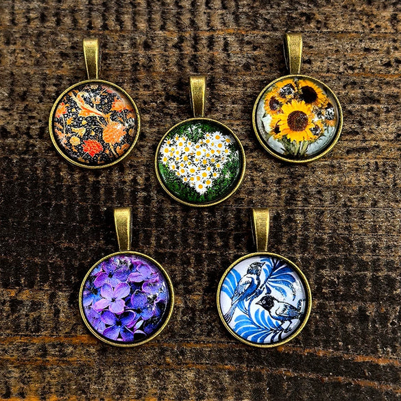 Wholesale Retro Floral Zinc Alloy Pendant Necklace With Electroplating