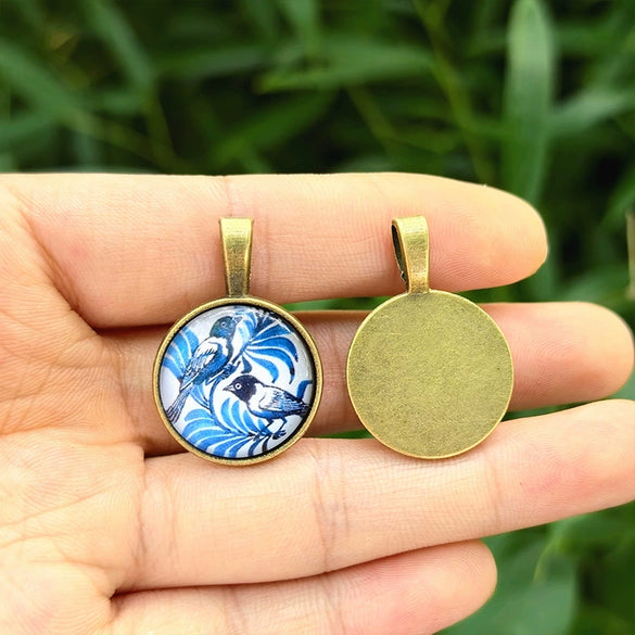 Wholesale Retro Floral Zinc Alloy Pendant Necklace With Electroplating