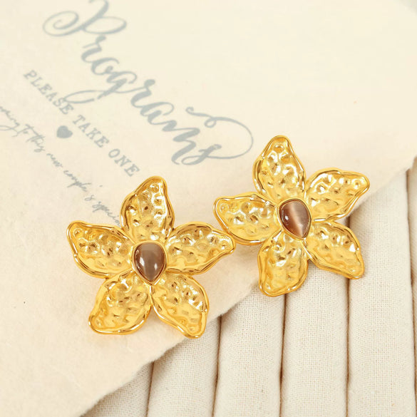 Wholesale Retro Flower Design 316L Stainless Steel Earrings Plated With Gold