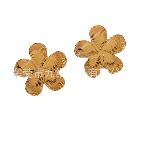 Wholesale Retro Fresh Sweet Flower Leaf Titanium Steel Earrings For Women With Stamping Design