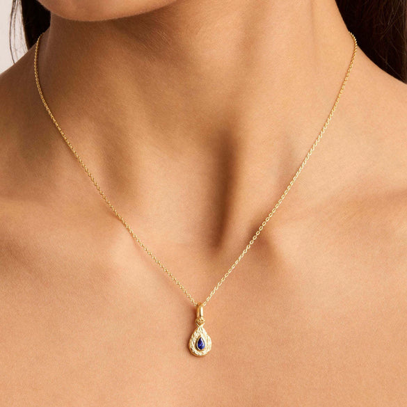 Wholesale Retro Geometric Asymmetrical Round Coin Pendant Necklace For Women Titanium Steel Electroplated