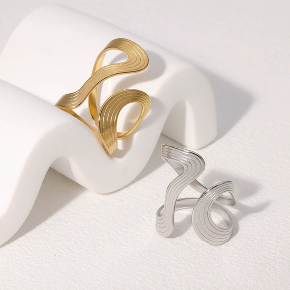 Wholesale Retro Geometric Exaggerated Stainless Steel Ring With Simple Line Irregular Niche Design And Electroplating For Women