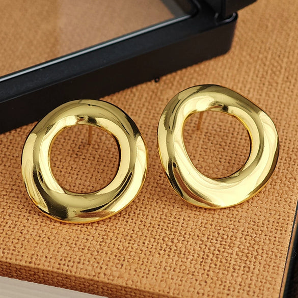 Wholesale Retro Geometric Irregular Round Hollow Stud Earrings In Titanium Steel With Electroplating For Women