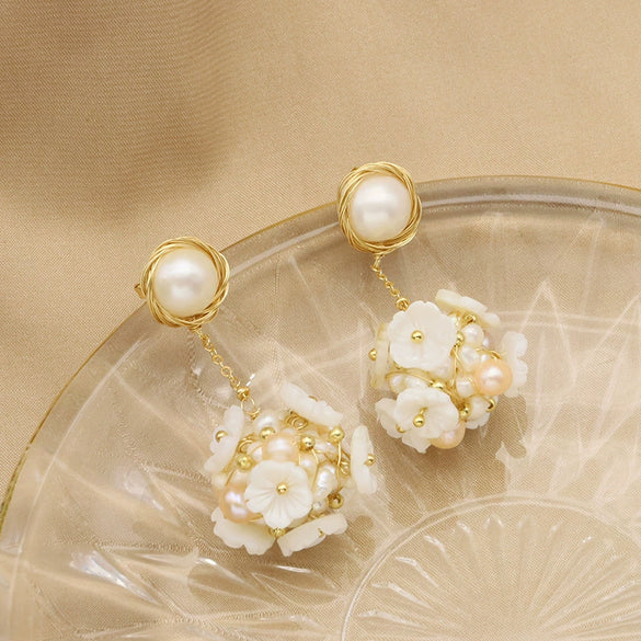 Wholesale Retro Geometric Natural Pearl Shell Flower Ball Pendant Earrings With Electroplating Design