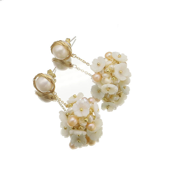 Wholesale Retro Geometric Natural Pearl Shell Flower Ball Pendant Earrings With Electroplating Design