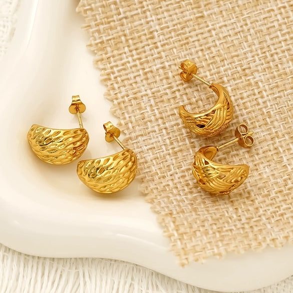 Wholesale Retro Geometric Oval Titanium Steel Earrings For Women With Electroplating