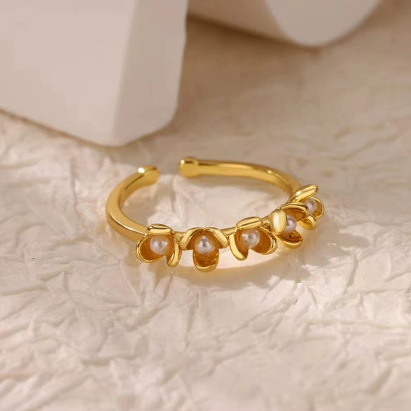 Wholesale Retro Light Luxury Open Ring With Imitation Pearls Set With Diamonds In Star Flower Leaf And Snake Design