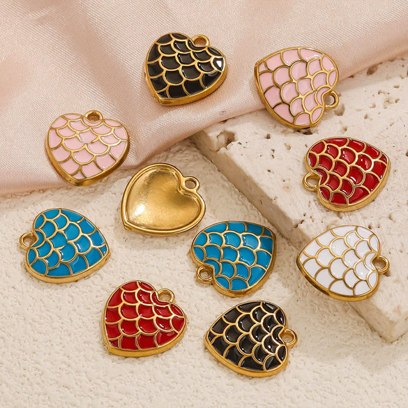 Wholesale Retro Love Shape Stainless Steel Pendant With Dragon Scale Corrugated Design And Electroplating Treatment