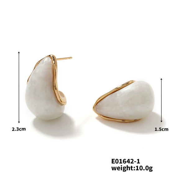 Wholesale Retro Luxury Stainless Steel Water Drop Electroplated Geometric Women's Earrings