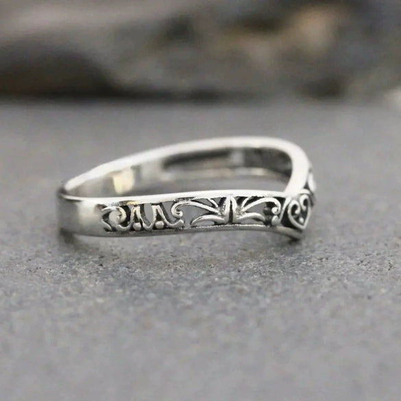 Wholesale Retro Medieval Cut Out Heart Shape Geometric Copper Ring For Women With Electroplating