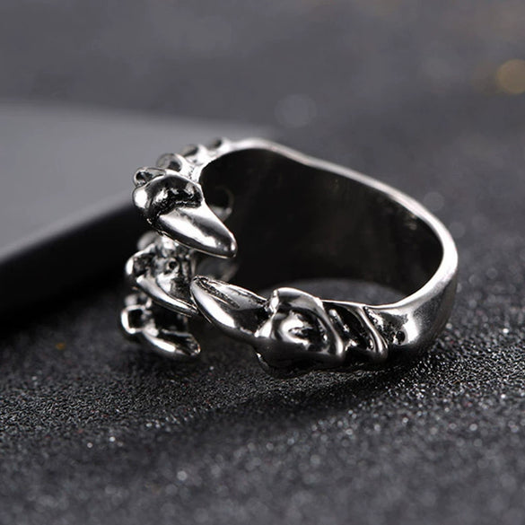 Wholesale Retro Metal Ring With Dragon Claw And Eagle Claw Animal Patterns Electroplated