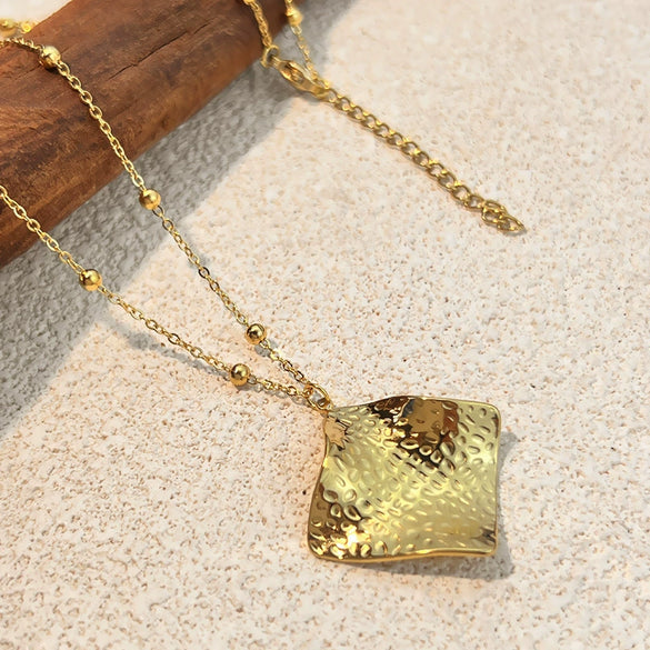Wholesale Retro Minimalist Stainless Steel And Titanium Steel Ushaped Cross Chain Necklace With Electroplating