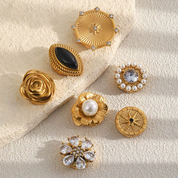 Wholesale Retro Niche Fashion Jewelry Accessories Stainless Steel 18K Goldplated Eyeshaped Faux Pearl Flower Suit Button