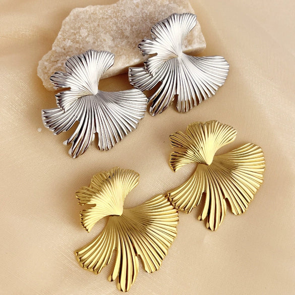 Wholesale Retro Stainless Steel Geometric Leaf Stitching Earrings For Women With Electroplating Treatment