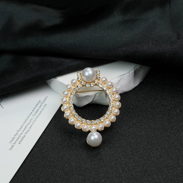 Wholesale Retro Style Alloy Rhinestone Geometric Star Electroplated Brooch For Women