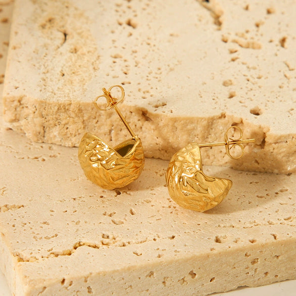 Wholesale Retro Style Stainless Steel Earrings For Women With Vacuum Real Gold Electroplating In Pvd Furnace