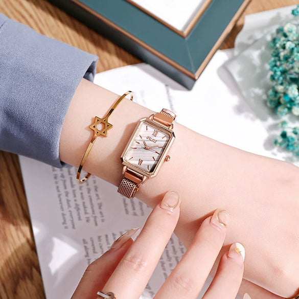 Wholesale Retro Temperament Ladies Casual Watches With Alloy Case And Strap Round Dial Mineral Reinforced Glass Mirror Pin Buckle And Onion Crown