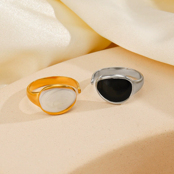Wholesale Ring Stainless Steel Geometric Black And White Oil Dropping Oval Electroplated For Women