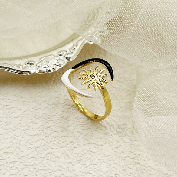 Wholesale Ring Stainless Steel Geometric Electroplated Black And White Moon Point Diamond Sun Style Natural
