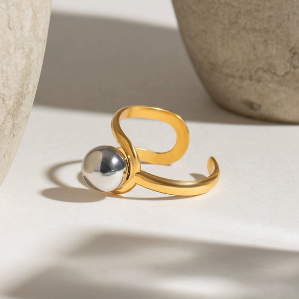 Wholesale Ring Stainless Steel Gold And Silver Color Matching Hollow Steel Ball Geometric Style Electroplated