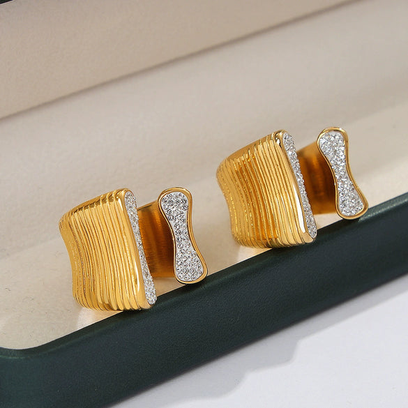 Wholesale Ring Titanium Steel Geometric Exaggerated Style Electroplated Inlaid Zircon For Women
