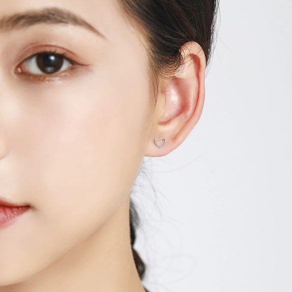 Wholesale S925 Silver Fashion Hollow Heart Earrings For Women With Seiko Treatment