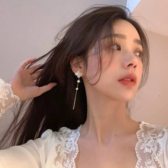 Wholesale S925 Silver Fashion Personality Flower Tassel Earrings With Diamond Geometric Pattern Electroplating Treatment For Women