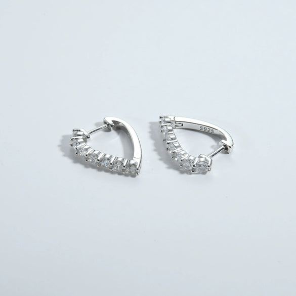 Wholesale S925 Silver Fashionable Love Earrings With Geometric Design And Electroplated Finish