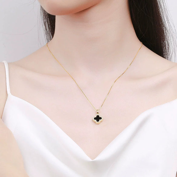Wholesale S925 Silver Fourleaf Clover Necklace For Women With Electroplating Treatment