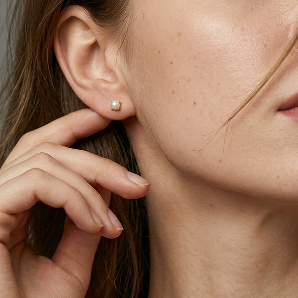 Wholesale S925 Silver Geometric Zirconia Flat Screw Thread Piercing Ear Bone Stud Minimalist Earrings For Women