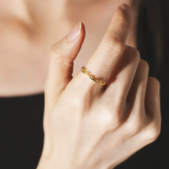 Wholesale S925 Silver Hollow Heartshaped Retro Simple Geometric Ring With Platinum Or 18K Gold Electroplating For Men And Women