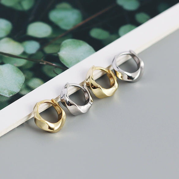 Wholesale S925 Silver Minimalist Geometric Metal Wind Twisted Smooth Earbuckle Earrings With Electroplating