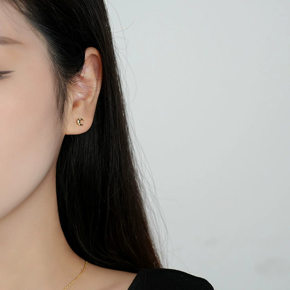 Wholesale S925 Silver Niche Geometric Crescent Stud Earrings For Women With Electroplating