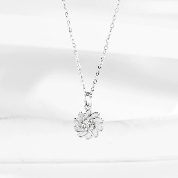 Wholesale S925 Sterling Silver Daisy Flower Necklace Simple Fashion Small Fresh Style