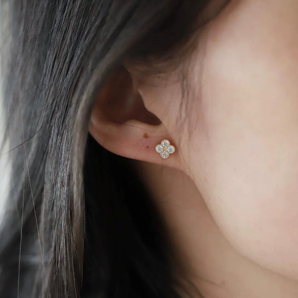 Wholesale S925 Sterling Silver Four Leaf Clover Light Luxury Style Earrings With Gold Plating And Diamond Decor