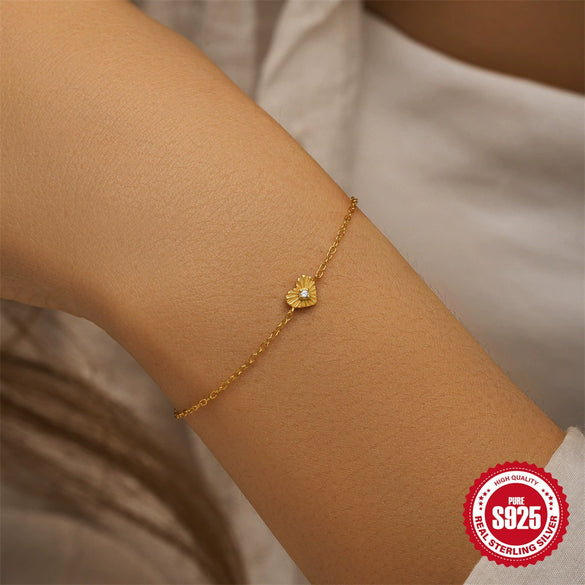 Wholesale S925 Sterling Silver French Retro Love Bracelet For Women With Geometric Pattern And Electroplating Treatment Light Luxury Niche Design Advanced Texture