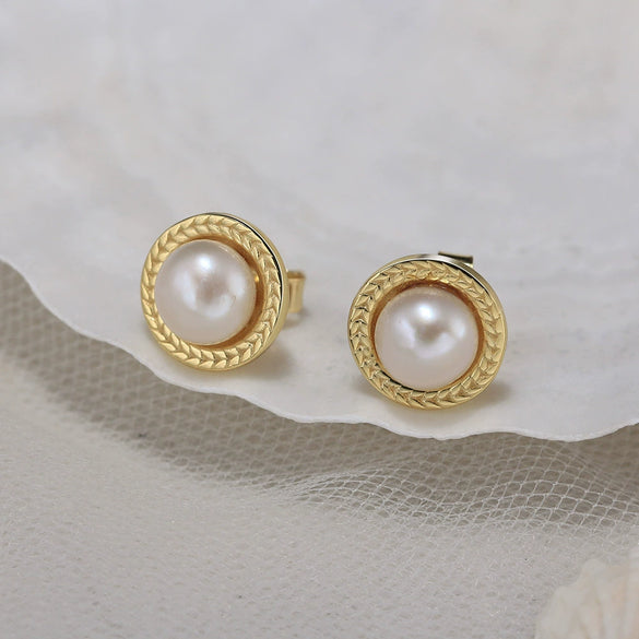 Wholesale S925 Sterling Silver Freshwater Pearl Simple Fashionable Women's Earrings