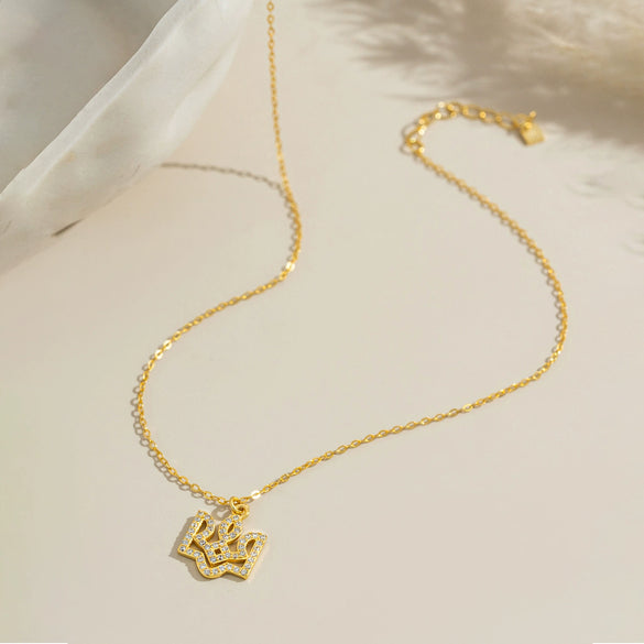 Wholesale S925 Sterling Silver Geometric Crown Pendant Necklace With Platinum Or 18K Gold Electroplating For Unisex