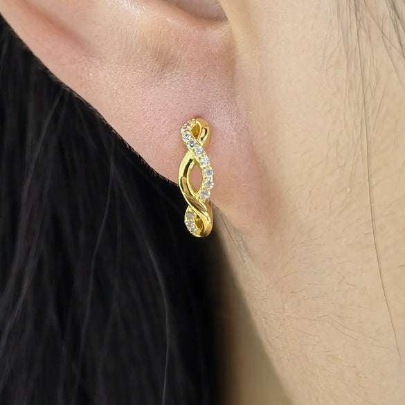 Wholesale S925 Sterling Silver Geometric Ear Ring With Rai Diamond And Micropaved Treatment For Women