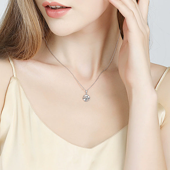Wholesale S925 Sterling Silver Geometric Fourleaf Clover Pendant Necklace With Plain Chain For Women Electroplated