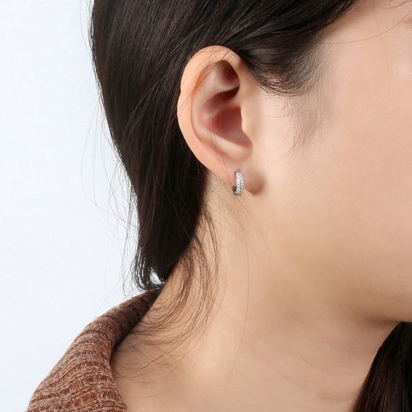 Wholesale S925 Sterling Silver Geometric Simple Round Hollow Diamond Earrings For Women With Electroplating