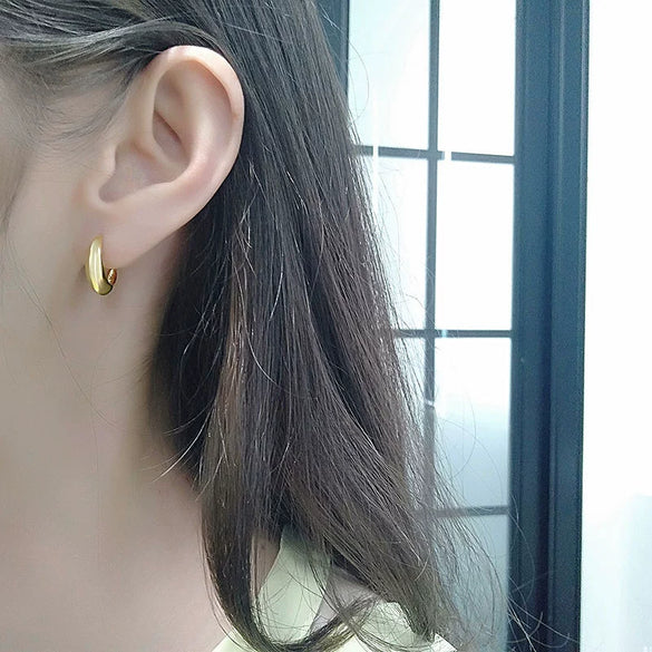 Wholesale S925 Sterling Silver Goldplated Concaveconvex Female Earrings