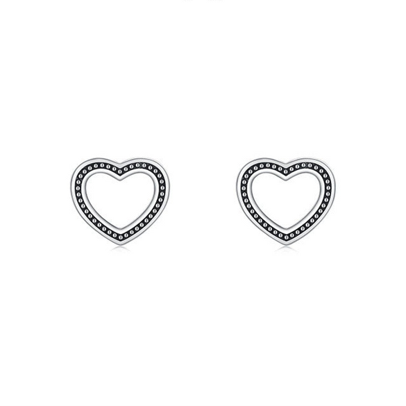 Wholesale S925 Sterling Silver Heartshaped Earrings Original Design Niche Fashion Simple Sweet Love Style