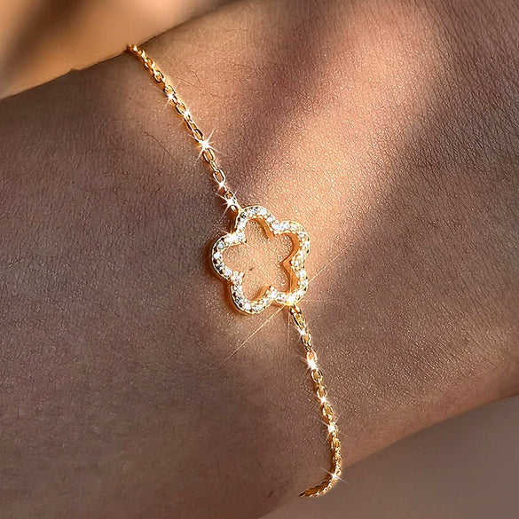 Wholesale S925 Sterling Silver Hollow Flower Bracelet With Zircon Fresh Sweet Retro Elegant High End Design Diamond Treatment Process