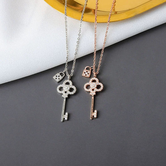 Wholesale S925 Sterling Silver Key Lock Necklace For Women With Cross Chain And Electroplating Treatment