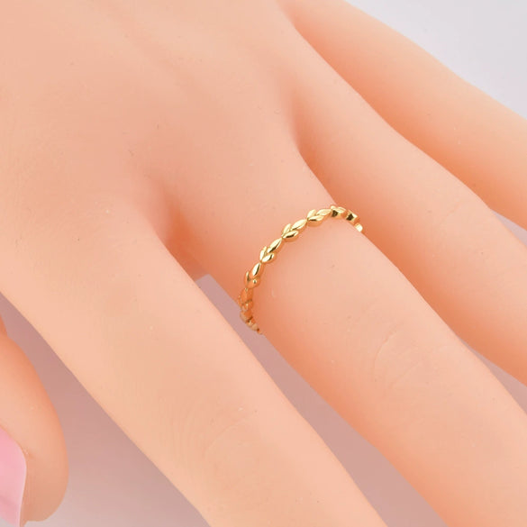 Wholesale S925 Sterling Silver Leaf Ring With Simple Classic Style And Electroplating Single Row Stacked Ring For Women